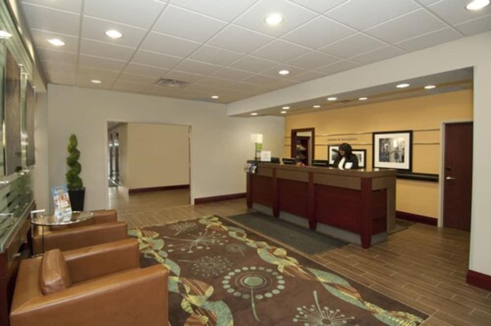 Hampton Inn By Hilton Brampton - Toronto Екстер'єр фото